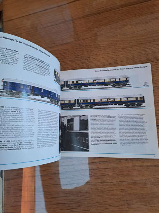 Old timer Marklin catalogue 1989/90E-1