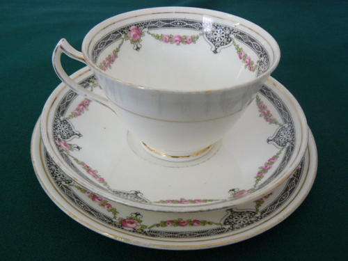 LOVLEY TRIO GLADSTONE CHINA