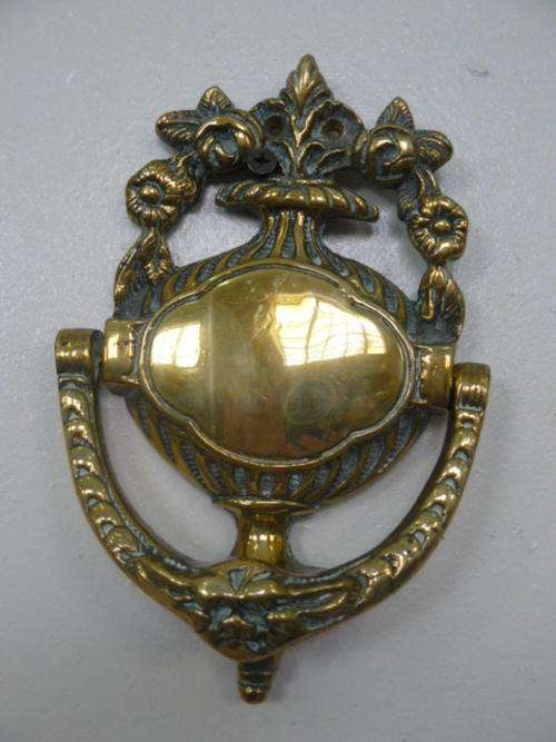 OLD LARGE DOOR KNOCKER. SOLID BRASS, LOVELY ITEM !!!!!!!