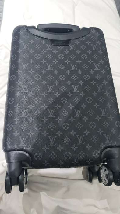 2 bags luggage bag and hand luggage bag1 medium bag  and 1 small hand luggage bag