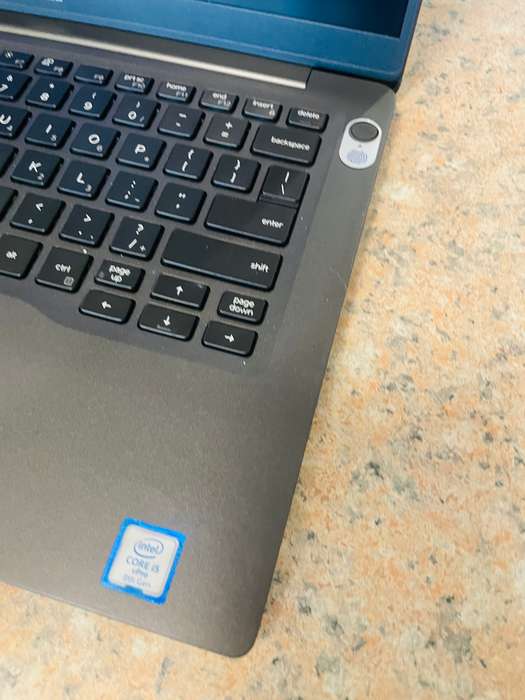 Dell Latitude 7400 14-inch QuadCore i7-8665U 16GB RAM 512GB SSD Win 11 Pro Laptop N051L730013EMEA