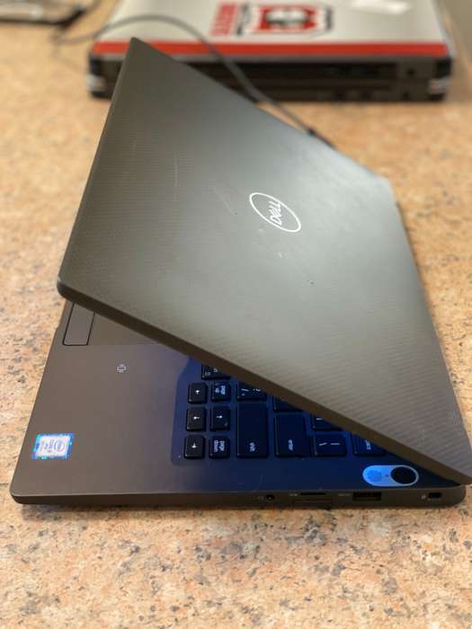 Dell Latitude 7400 14-inch QuadCore i7-8665U 16GB RAM 512GB SSD Win 11 Pro Laptop N051L730013EMEA