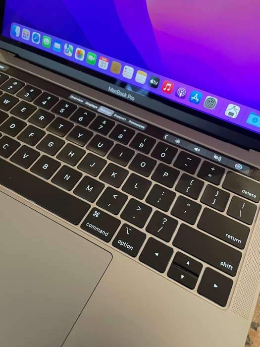 Macbook Pro 2019 13-inch Display - Intel Core i5 - 8GB RAM - 256GB SSD - Touchbar & TouchID