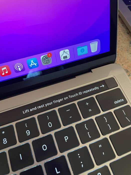 Macbook Pro 2019 13-inch Display - Intel Core i5 - 8GB RAM - 256GB SSD - Touchbar & TouchID