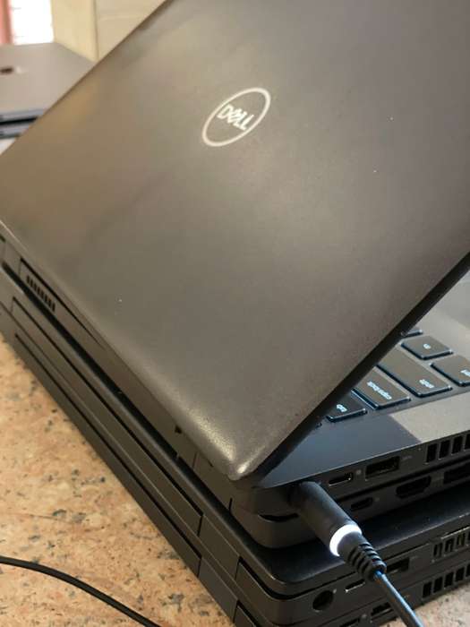 Dell Latitude 5400 14-inch QuadCore i7-8665U 8GB RAM 512GB SSD Windows 11 Pro & Office 2021