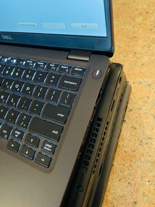Dell Latitude 5400 14-inch QuadCore i7-8665U 8GB RAM 512GB SSD Windows 11 Pro & Office 2021