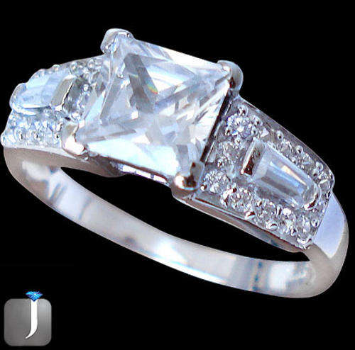 Gorgeous Solid Silver Size 7 White Topaz ring...
