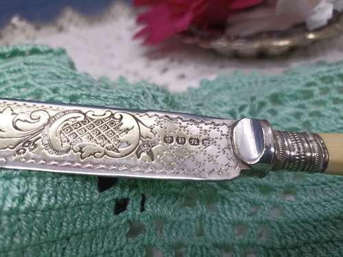 ANTIQUE : Silver Plated Fish Cutlery with hallmarked silver collar 1895 Sheffield celluloid handles