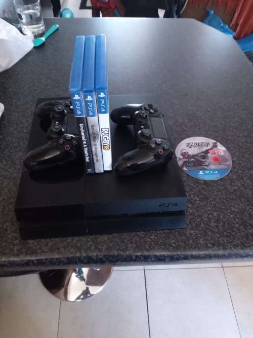 Playstation 4 console bundle