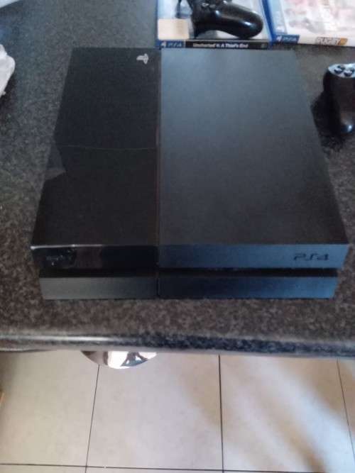 Playstation 4 console bundle