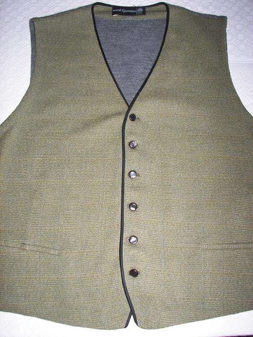 VINTAGE PURE WOOL KHAKI GREEN WAISTCOAT WITH MOTHER OF PEARL BUTTONS SIZE L/XL