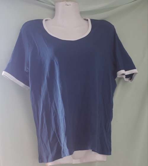 LADIES: BLUE & WHITE TOP - MAKE: TRADER - SIZE: S