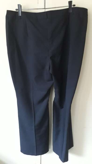 LADIES: BLACK PANTS - MAKE: WOOLWORTHS - SIZE: 18 TO FITHIP 117CM