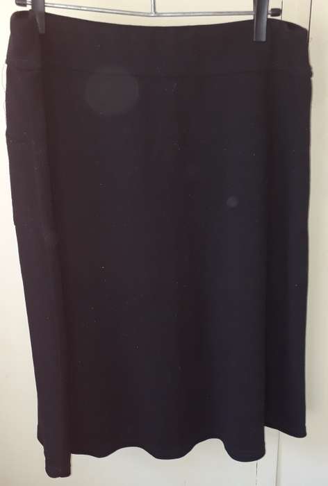 LADIES: BLACK SKIRT - MAKE: LORDKITCH - SIZE: 5