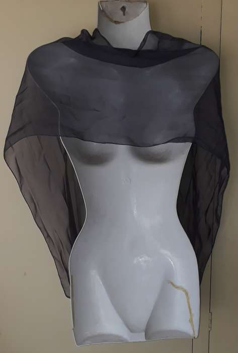LADIES: THIN GREY TOP - MAKE: NO MAKE - SIZE: NO SIZE