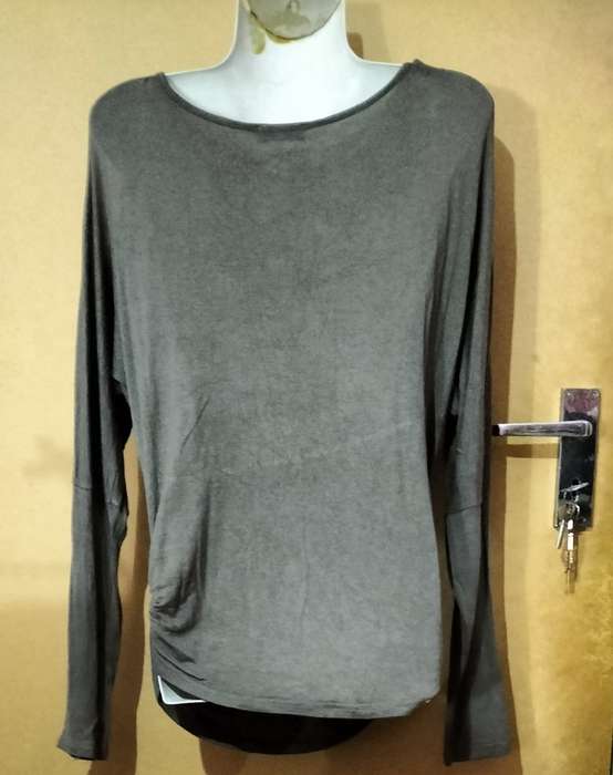 Ladies - Grey Top - Make - Fang Qing - Size - M/L