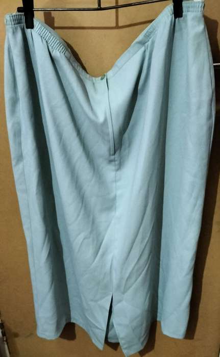 Ladies - Green Skirt - Make - no make - Size - no size