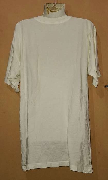 Ladies - White Top - Make - no make - Size - no size