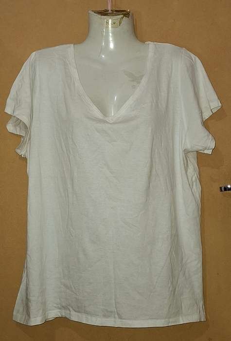 Ladies - White Top - Make - Real Clothing - Size - 3XL