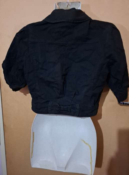 Ladies - Short Black Top - Make - RT - Size - M