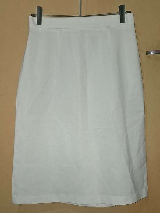Ladies - White Skirt - Make - no make - Size - no size