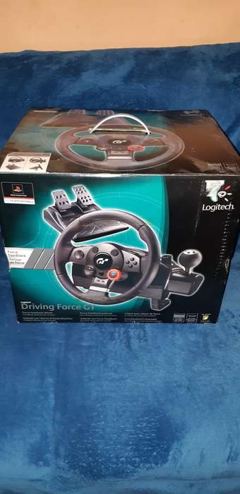 Logitech Driving Force GT.