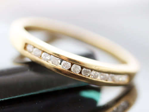 9CT YELLOW GOLD RING WITH CHANNEL SET NATURAL DIAMONDS CLASSIC HALF-ETERNITY. VINTAGE ENGLISH