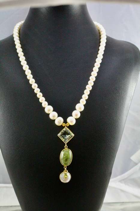 NATURAL PEARL NECKLACE WITH AMETHYST, PERIDOT, BAROQUE PEARL. FASCINATING INCLUSIONS.