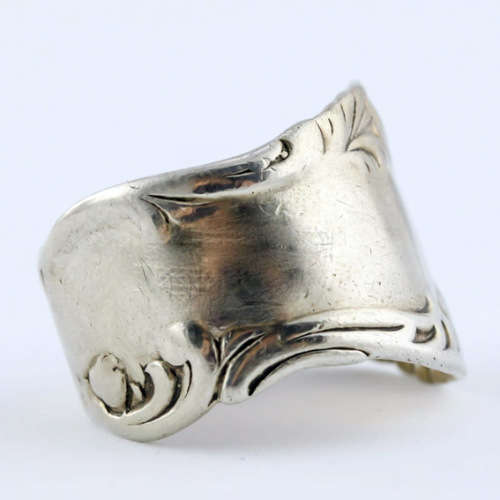 DELIGHTFULLY QUIRKY VERY COLLECTABLE ENGLISH VINTAGE SOLID STERLING SILVER `TEASPOON` RING. 925