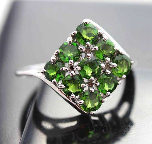 RUSSIAN DIOPSIDE (0,54 carats) GEMSTONE RING IN STERLING SILVER.