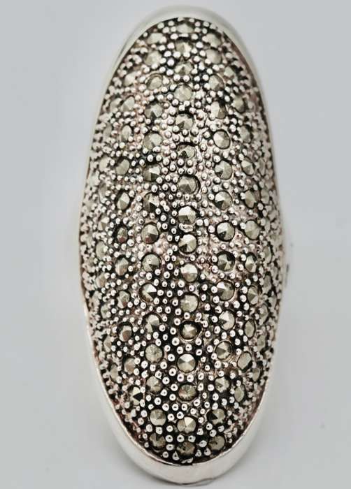 LARGE, LONG & SPLENDID SOLID STERLING SILVER NATURAL MARCASITE RING