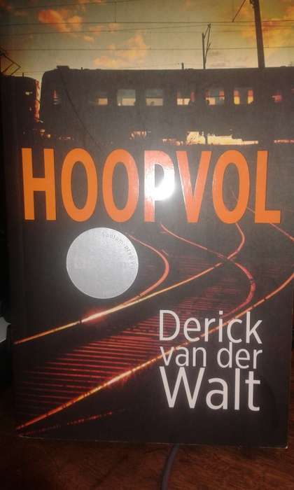Hoopvol deur Derick van der Walt