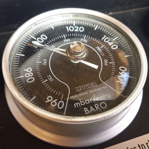 HUGER WEATHERSTATIION  BAROMETER, THERMOMETER and HYGROMETER