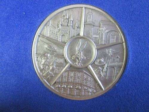Warner Brothers Movie World large Token with a 42mm diameter