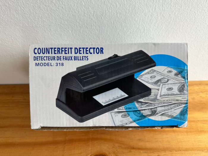 Counterfeit Money Detector