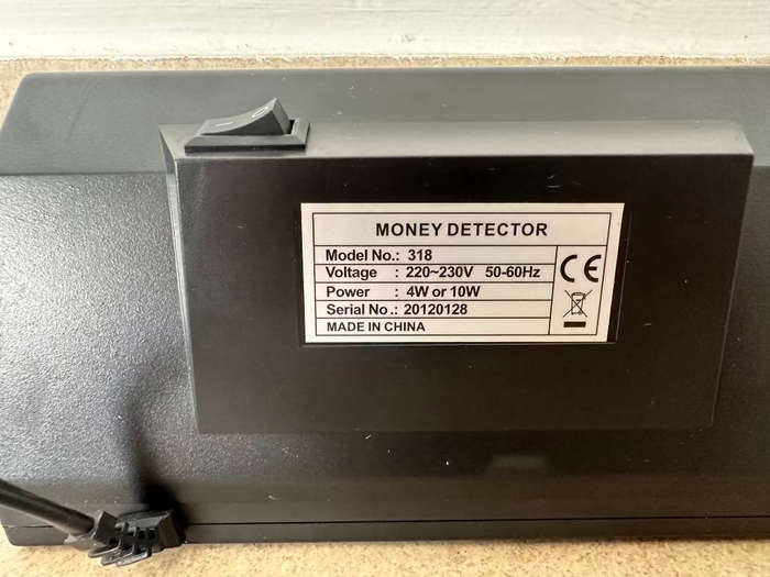 Counterfeit Money Detector