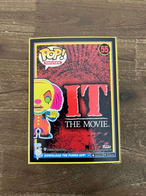 PENNYWISE!!IT!!FUNKO POP!! EE EXCLUSIVE!! BLACKLIGHT!!