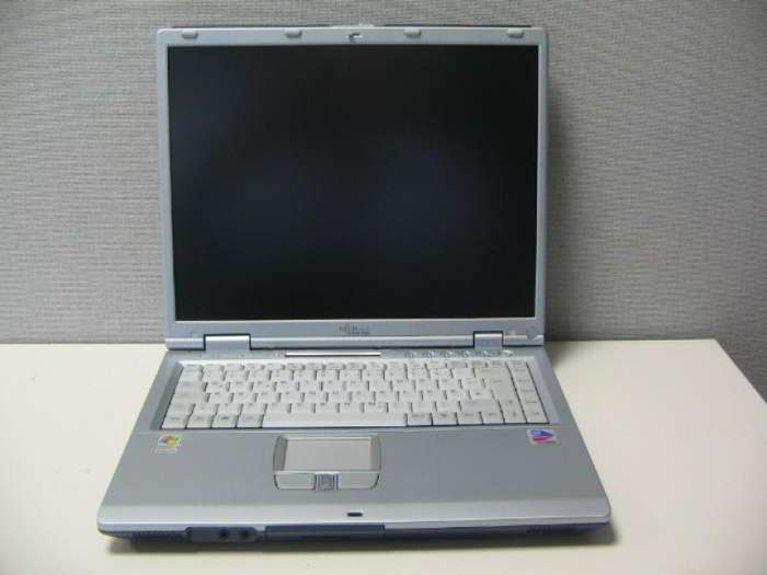 FUJITSU-SIEMENS LIFEBOOK C1110 BUSINESS MACHINE WITH FREE CARRY BAG!!!