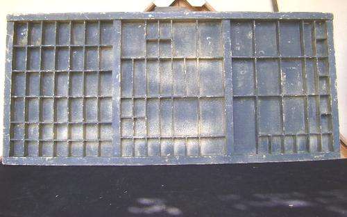 VINTAGE ORIGINAL PRINTERS TRAY WITH BRASS INTERSECTION PLATES