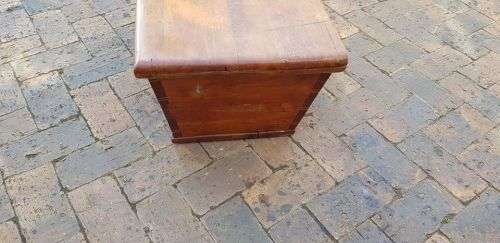 ANTIQUE YELLOWOOD OX-WAGON KIST 650 X 390 X 300 MM HOOG.