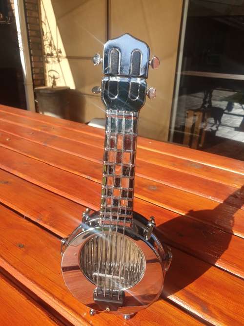 VINTAGE 1950'S METAL BANJO BOTTLE DISPENSER WITH MUSIC BOX AND MEASURE FROM JAPAN