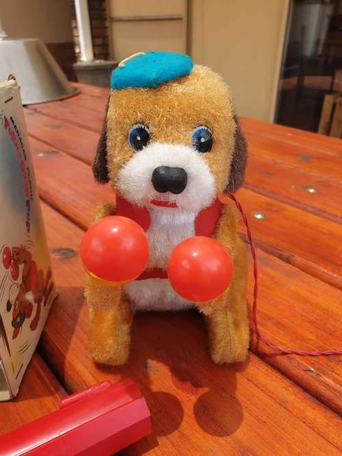VINTAGE MARACAS TURN OVER PUP FROM TN JAPAN