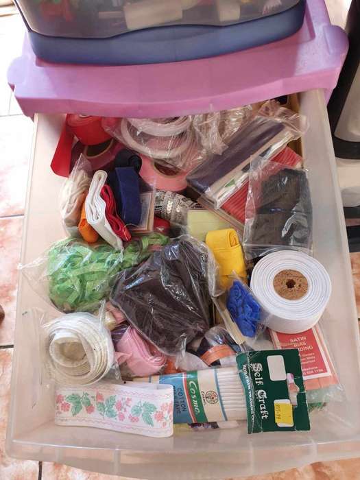 LOTS OF ACCESSORIES FOR SEWING INCLUDING STORAGE