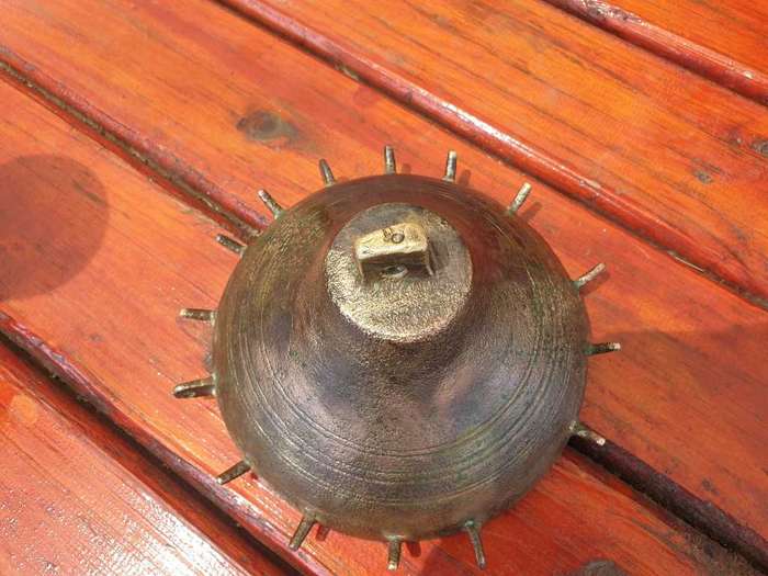 ANTIQUE HAWKING DRUM, MIDDLE EAST, 17TH/18TH CENTURY BRONZE