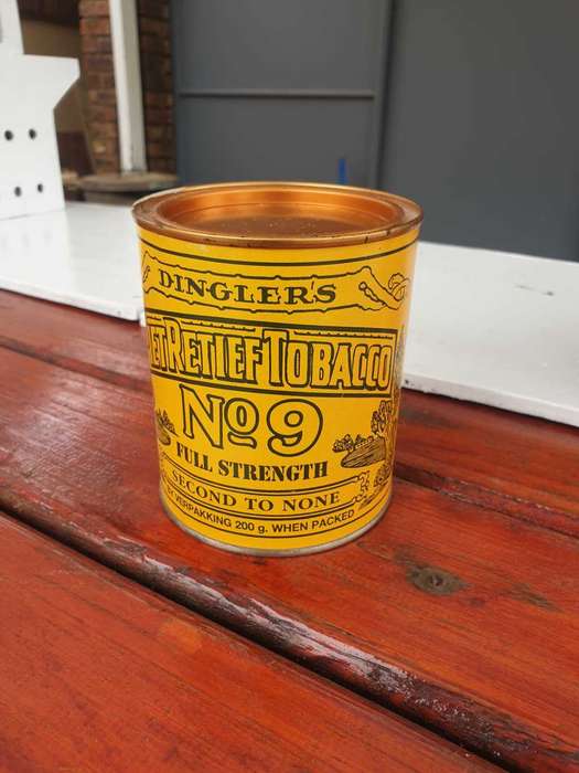 VINTAGE DINGLER`S PIET RETIEF  TOBACCO TIN 200 G