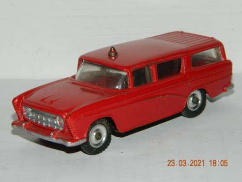 DINKY TOYS -  257  -  NASH RAMBLER - CANADIAN FIRE CHIEF CAR