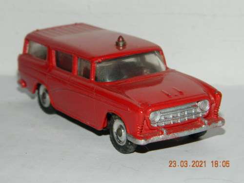 DINKY TOYS -  257  -  NASH RAMBLER - CANADIAN FIRE CHIEF CAR