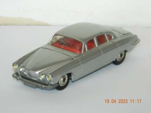 CORGI TOYS  -  238   -  JAGUAR MK X