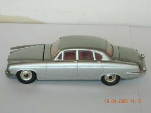CORGI TOYS  -  238   -  JAGUAR MK X