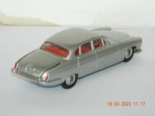 CORGI TOYS  -  238   -  JAGUAR MK X